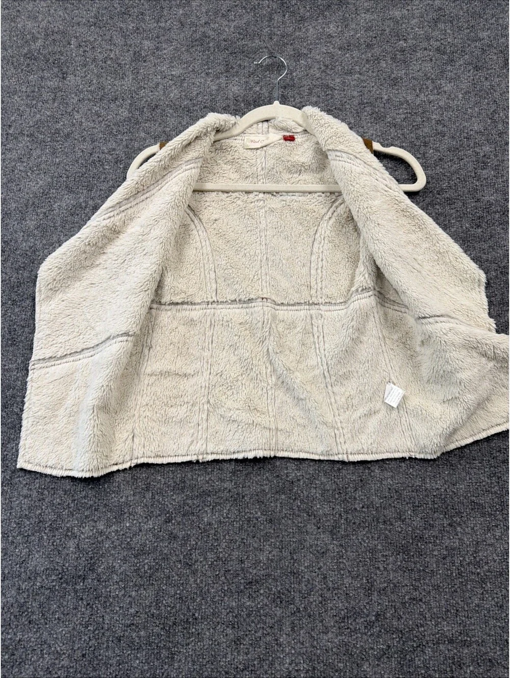 Girls Red Camel Brown Faux Sherpa Lined Open Front Sleeveless Vest Sz M